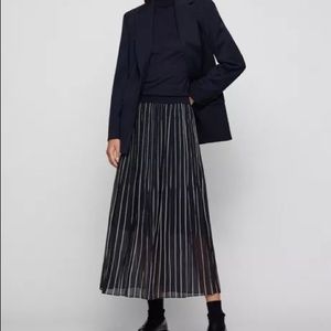 Hugo Boss Pleated Skirt Size 10